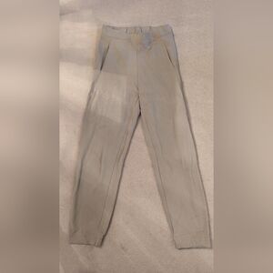 Light grey / taupe Babaton stretchy cropped slim pants, size XXS